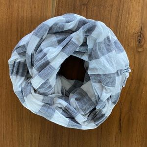 Splendid Infinity Loop Scarf NWOT